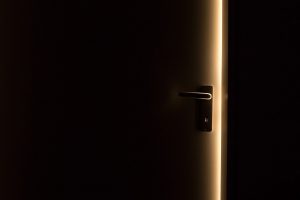 תיקון דלתות אלומיניום בתל מונד